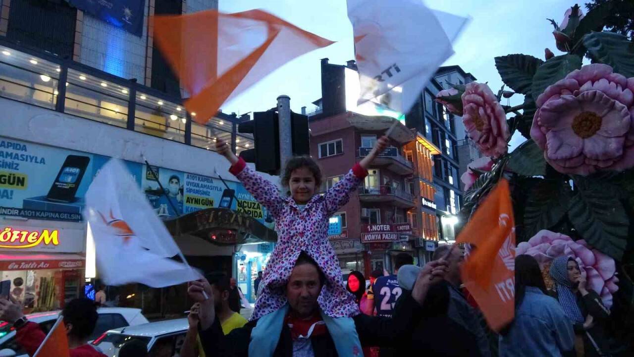 Isparta’da seçim zaferi coşkuyla kutlandı