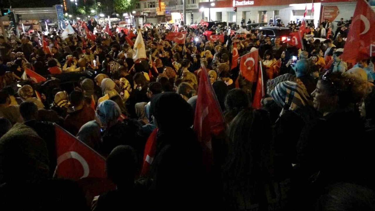 Kılıçdaroğlu’na sloganlı uğurlama