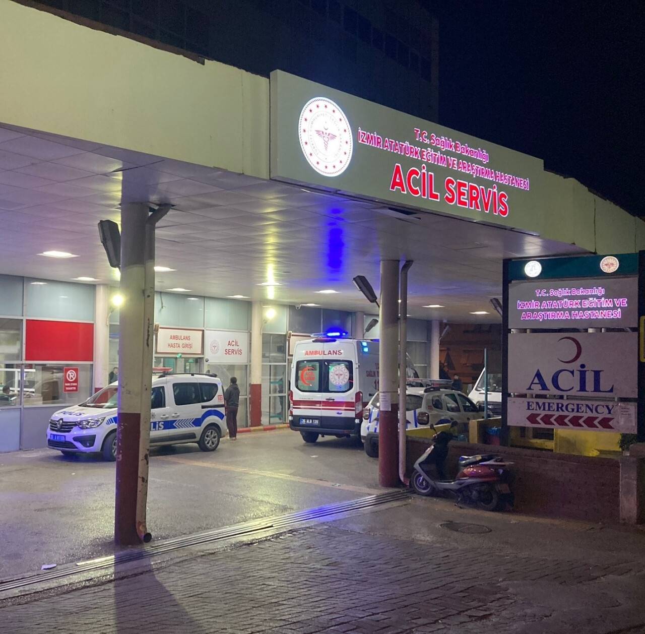 Defalarca göğsünden bıçaklanan genç öldü