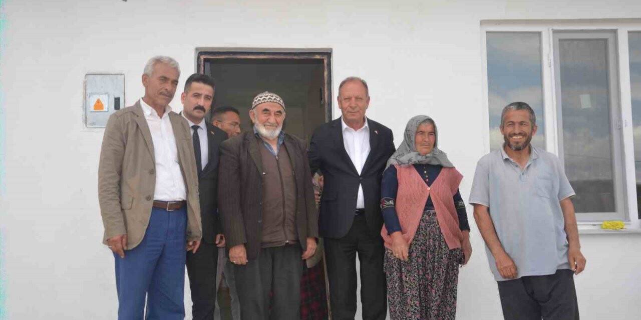 Ereğli'de evi depremde hasar gören aileye yeni evi teslim edildi