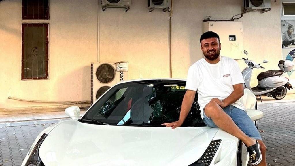 Ünlü modifiyeci Ünal Turan'ın 14 milyon liralık aracı pert oldu