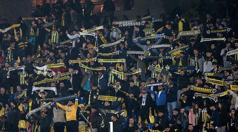 Fenerbahçe tribünlerinde ’yönetim istifa’ sesleri