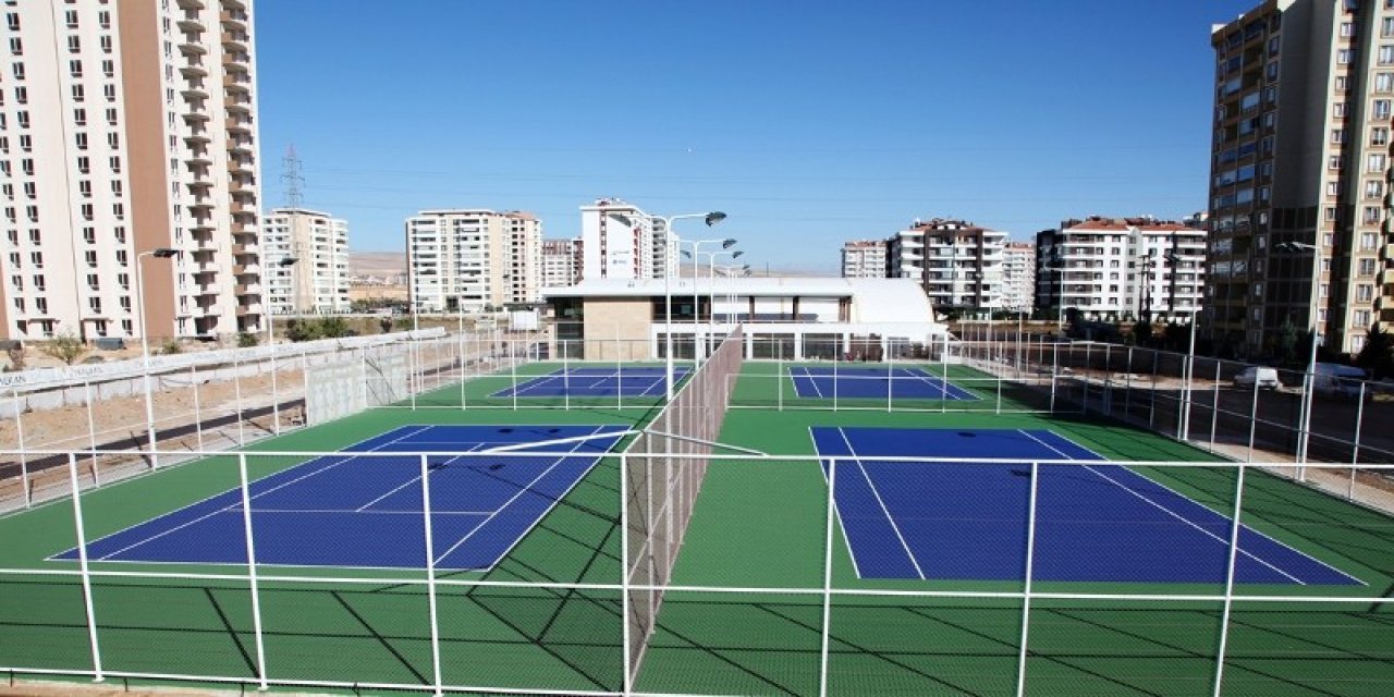 Senyör Tenis Turnuvası'na kayıtlar sürüyor