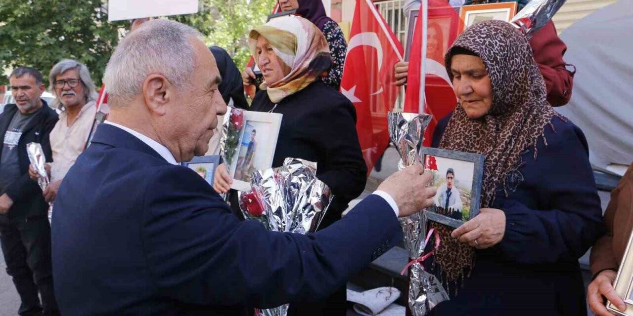 DSP’den Diyarbakır annelerine ziyaret