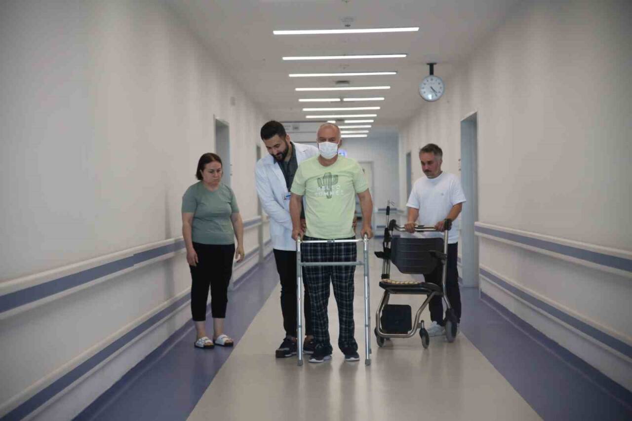 "Yürümesi çok zor" dediler, 5 ayda ayağa kalktı