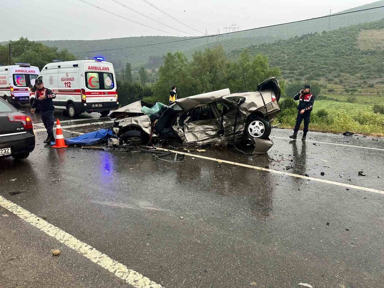 Trafik kazası: 1 ölü, 3 yaralı
