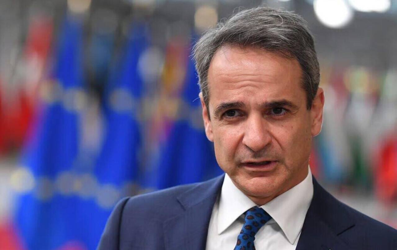 Miçotakis korona oldu