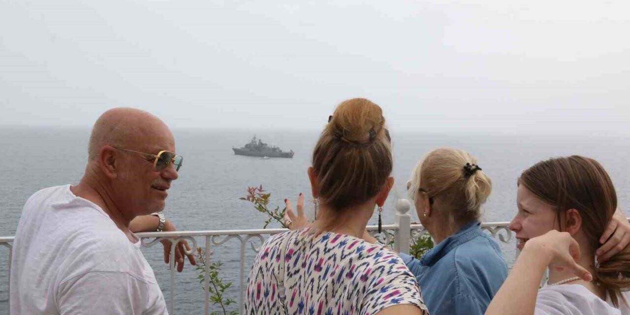 Cumhurbaşkanı Erdoğan’ın göreve başlamasıyla 101 pare top atışı gerçekleştirildi