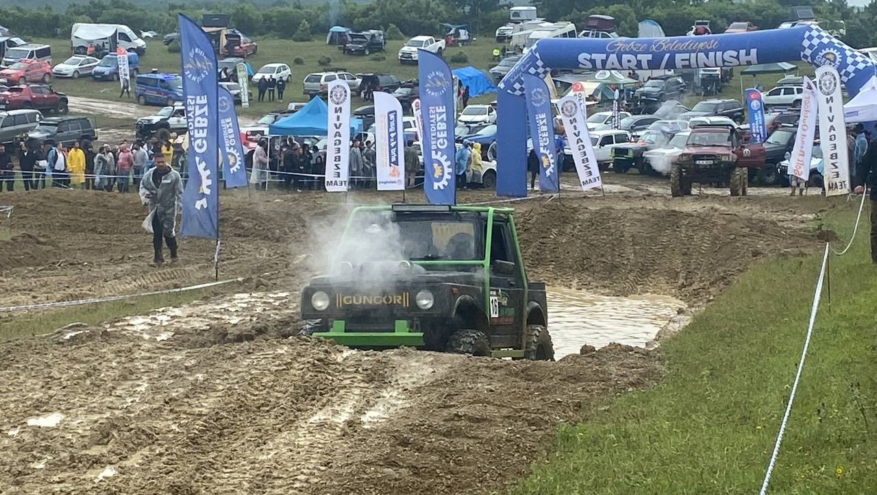 Off-Road Festivali’nde kadınların inanılmaz performansı ağızları açık bıraktı