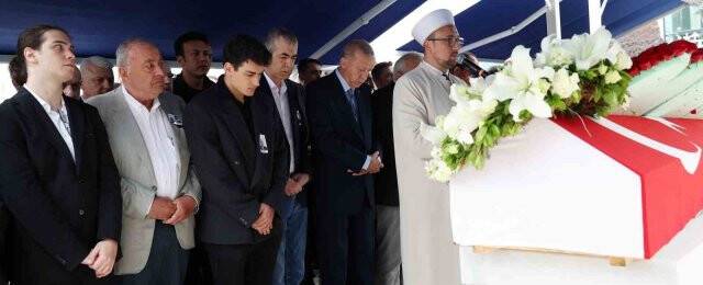 Usta gazeteci Mehmet Barlas son yolcuğuna uğurlandı