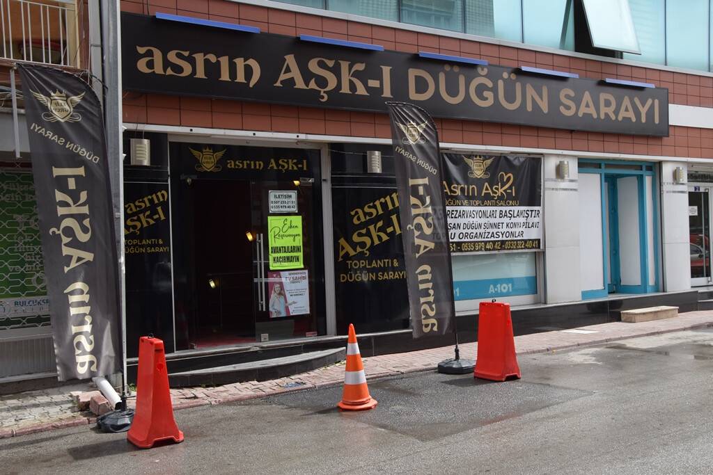 Asrın Aşk-ı, çiftlerin mutluluğunu paylaşıyor