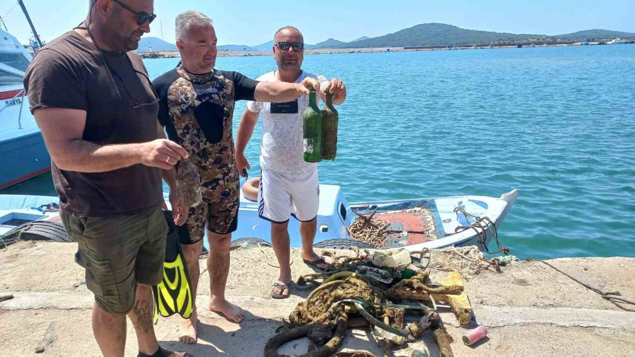 Cunda Adası’nda deniz dibi temizliği yaptılar