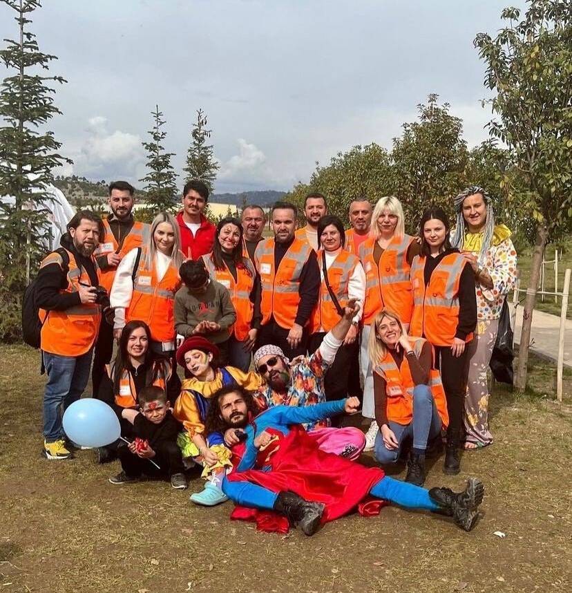 Depremzede çocuklar bu etkinlikle mutlu oldu