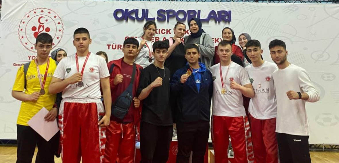 'Liseler Kick Boks'ta Konya rüzgarı