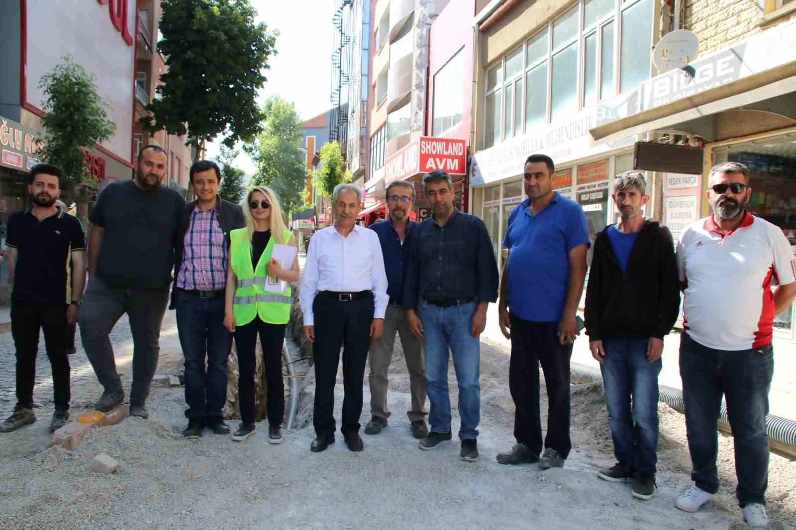 Akşehir’de içme suyu şebekesi yenileme çalışmaları sürüyor