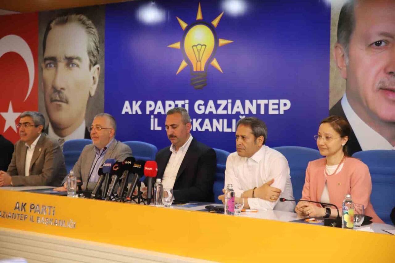 Abdulhamit Gül’den Kılıçdaroğlu’na anket cevabı