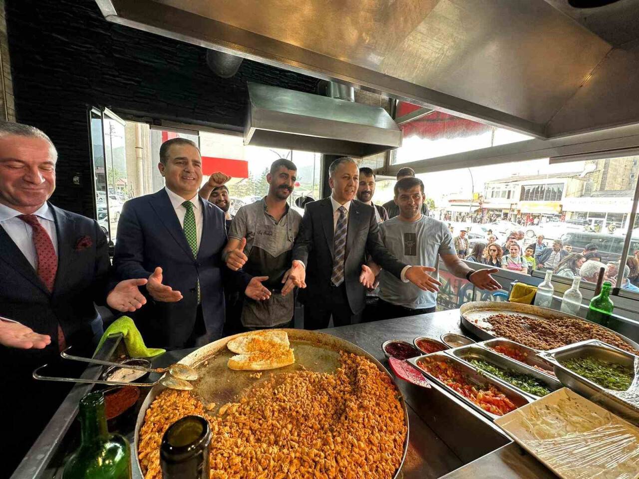 İçişleri Bakanı Yerlikaya Yüksekova’da