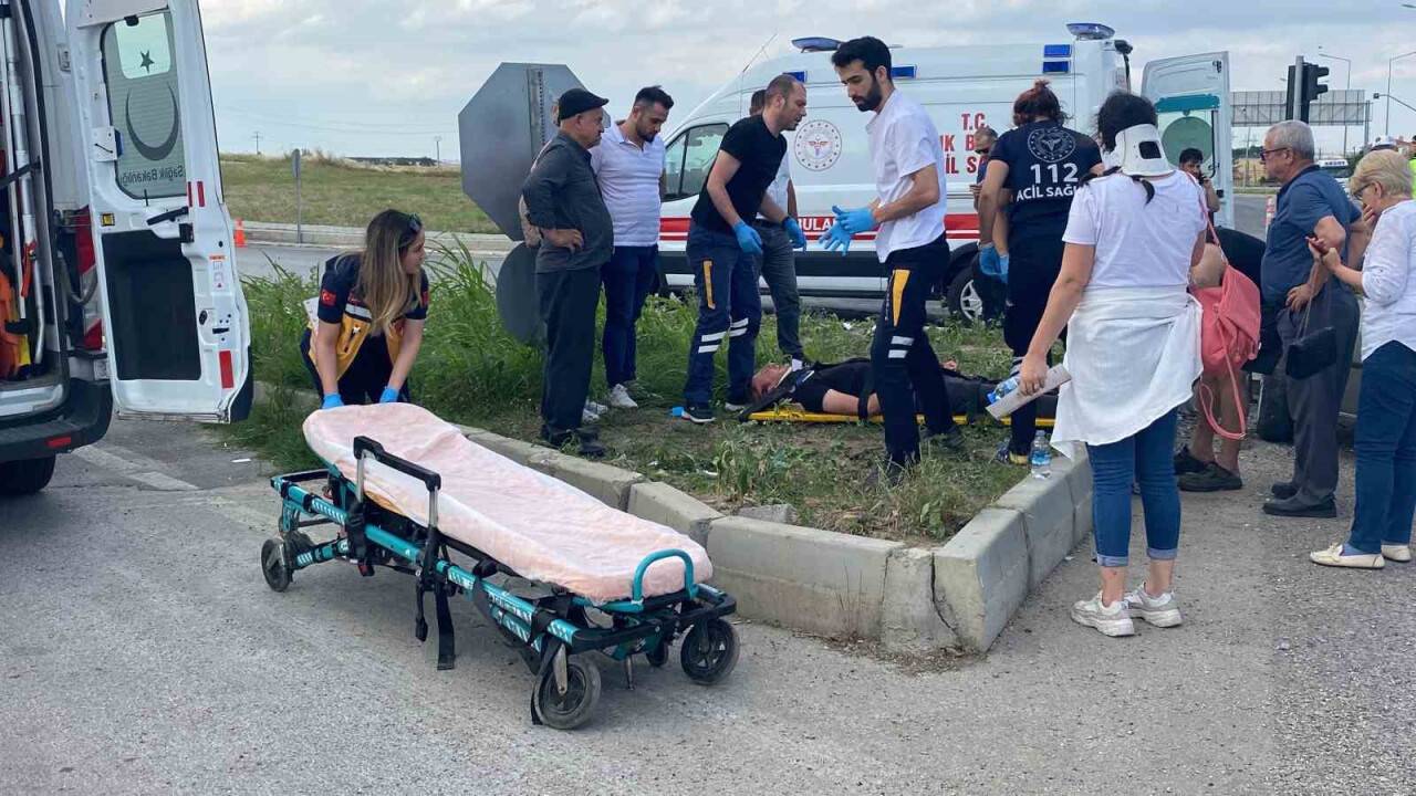 Kırmızı ışık ihlali kaza getirdi: 7 yaralı