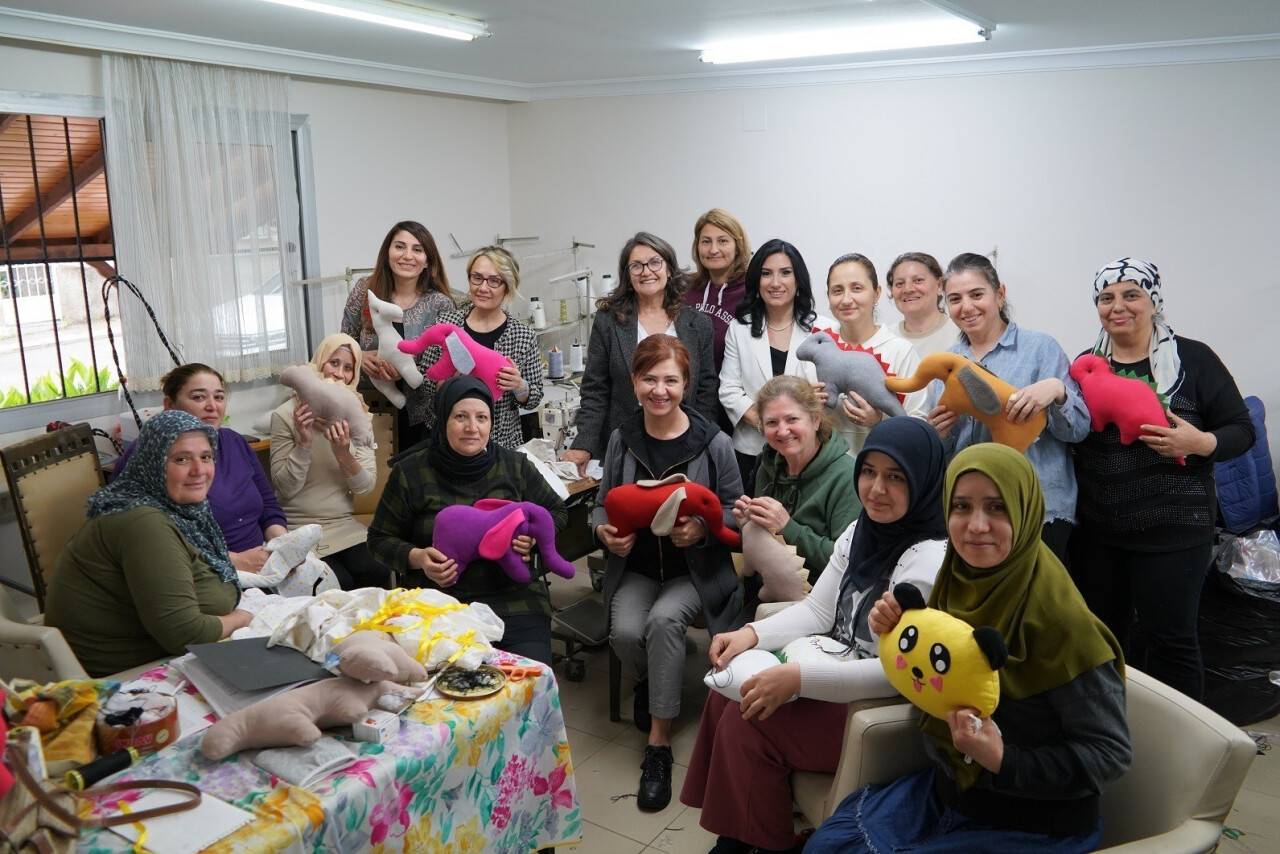 Üretici kadınlardan depremzede kadınlara büyük destek
