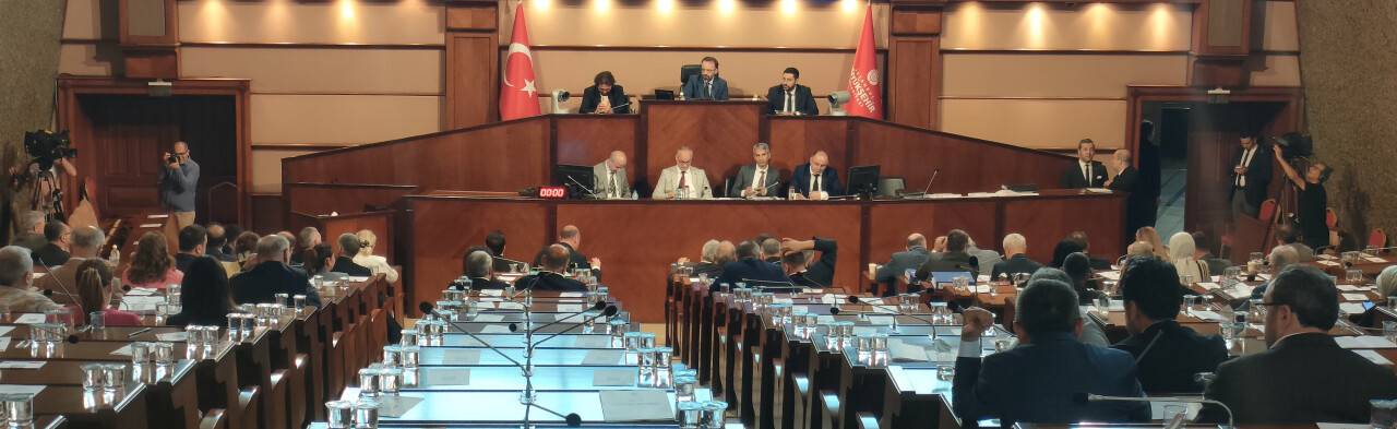İBB Meclisi toplantısında İmamoğlu’na yangın eleştirisi