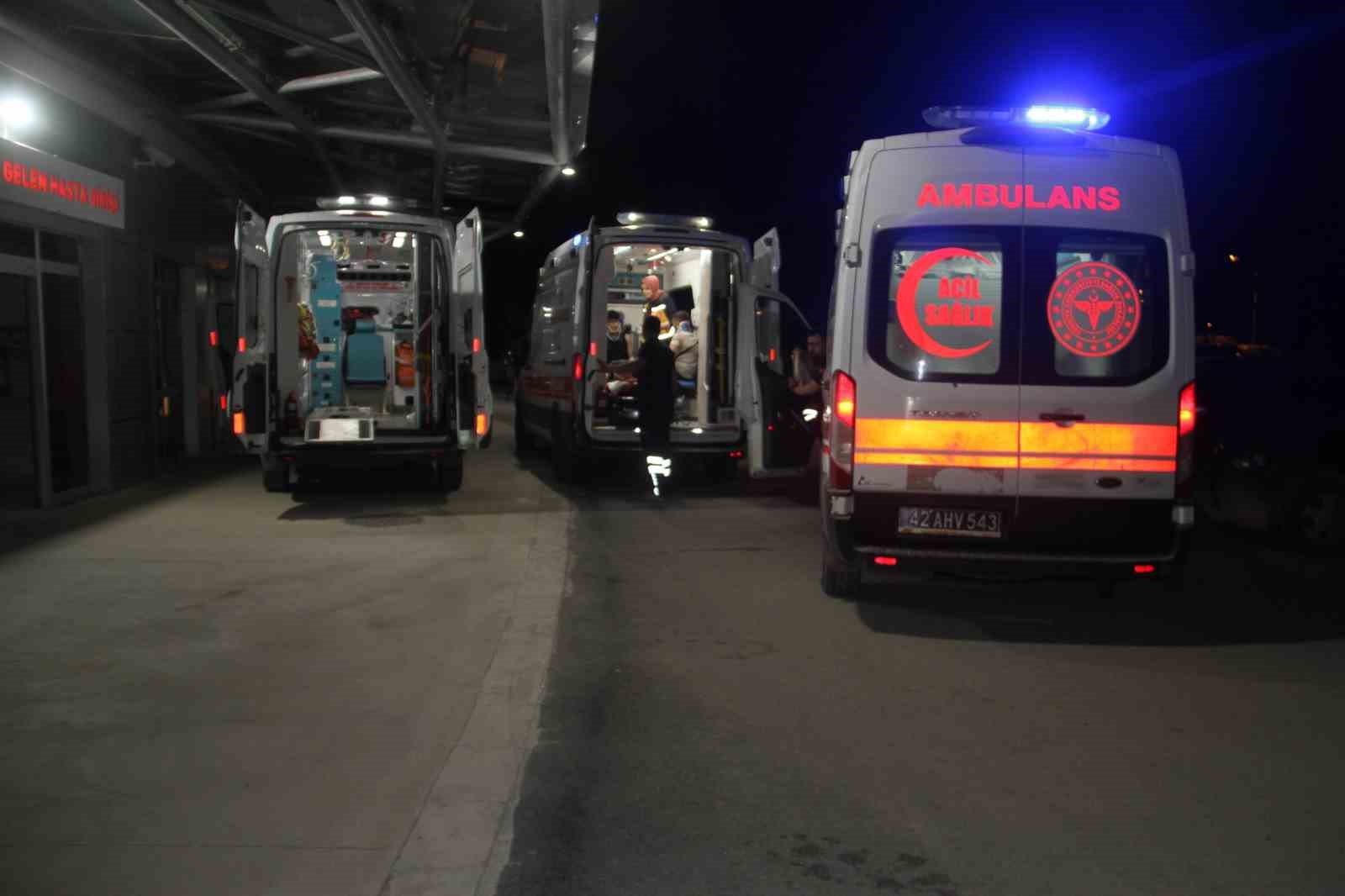 Konya'daki kazada otomobil refüje takla atarak ters döndü: 6 yaralı