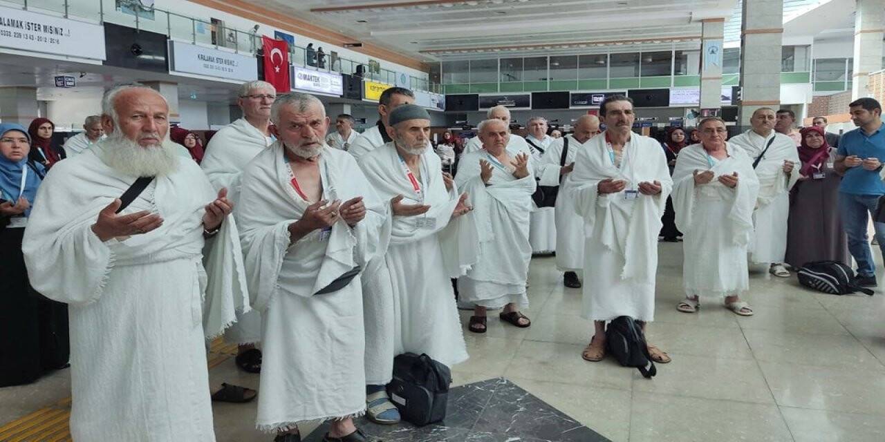 Konya'dan 10. hac kafilesi de uğurlandı
