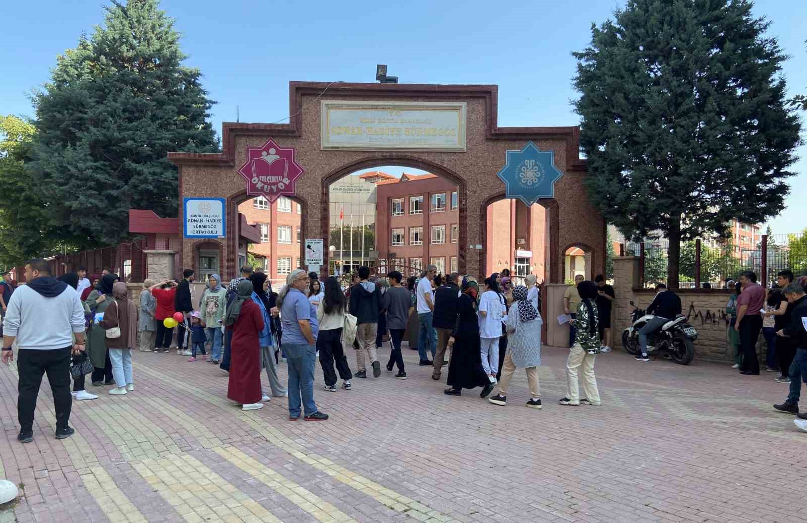 Konya'da YKS'nin ilk oturumu Temel Yeterlilik Testi yapıldı