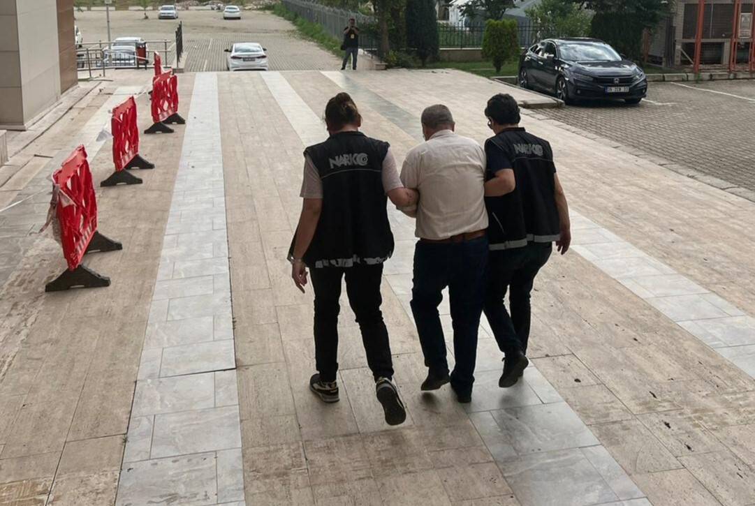 Avukat cezaevine uyuşturucu sokarken yakalandı