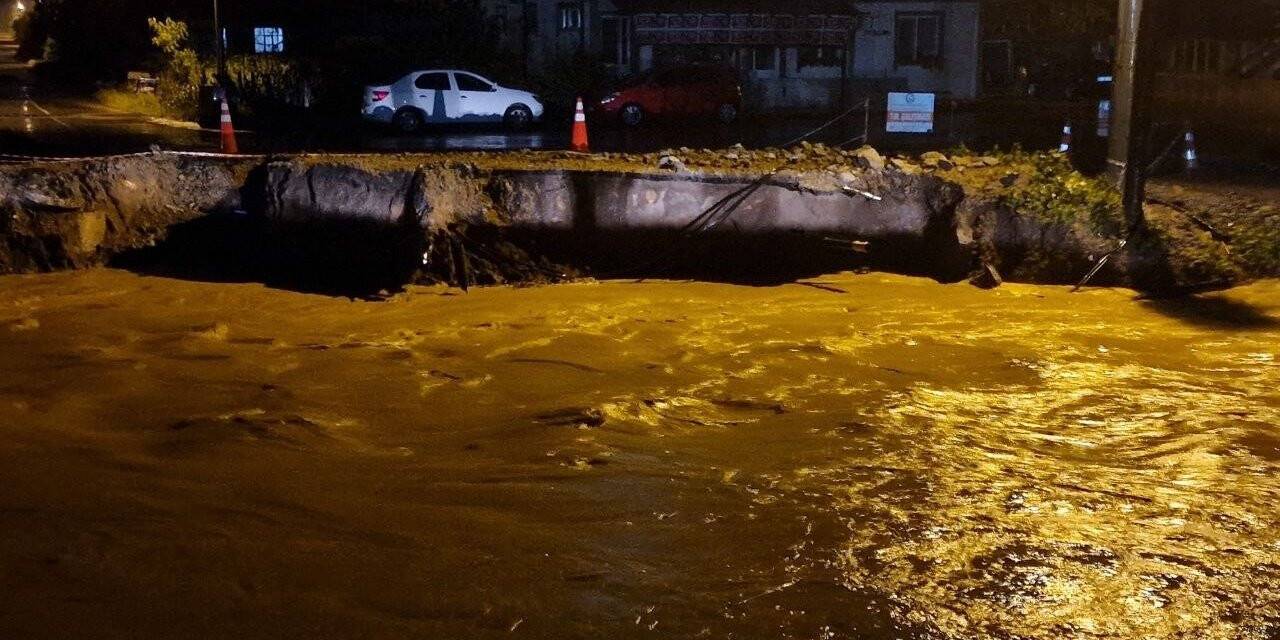 Kocaali’de dere taştı, birçok mahalle sular altında kaldı