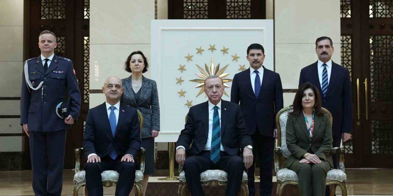 Polonya Büyükelçisi Lang’tan Cumhurbaşkanı Erdoğan'a güven mektubu
