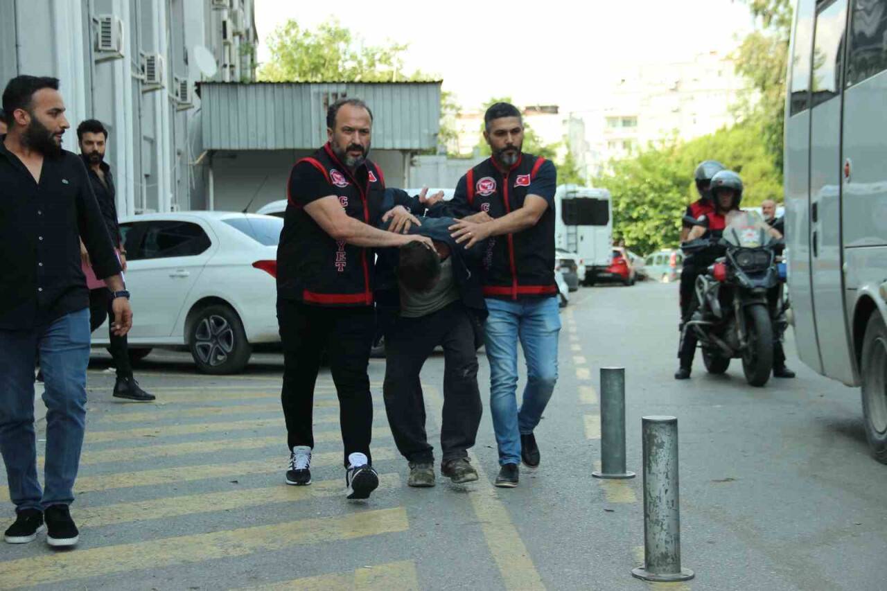 Katliam evinde pusuya yatıp, kurbanlarını tek tek öldürmüş