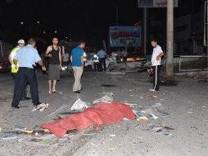 Otomobil durağa daldı: 2 ölü, 2 yaralı