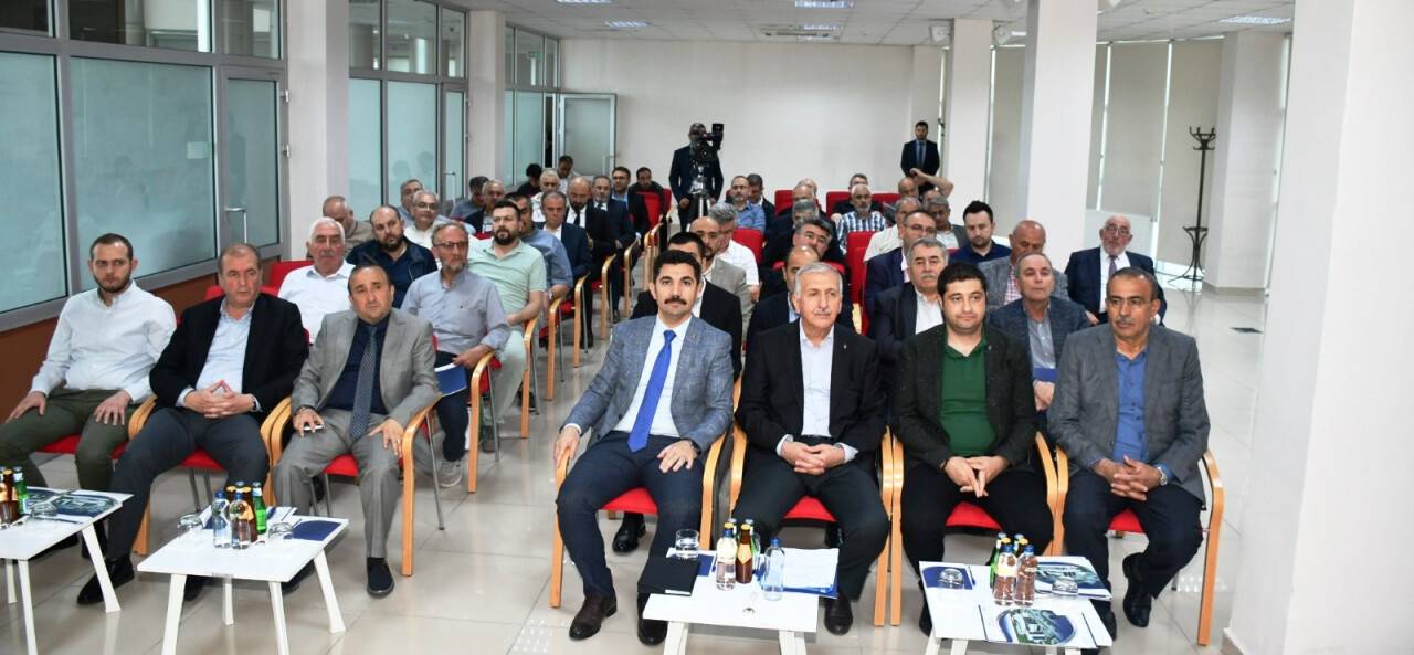 Konya Vergi Dairesi Başkanı Bora sanayicilerle buluştu