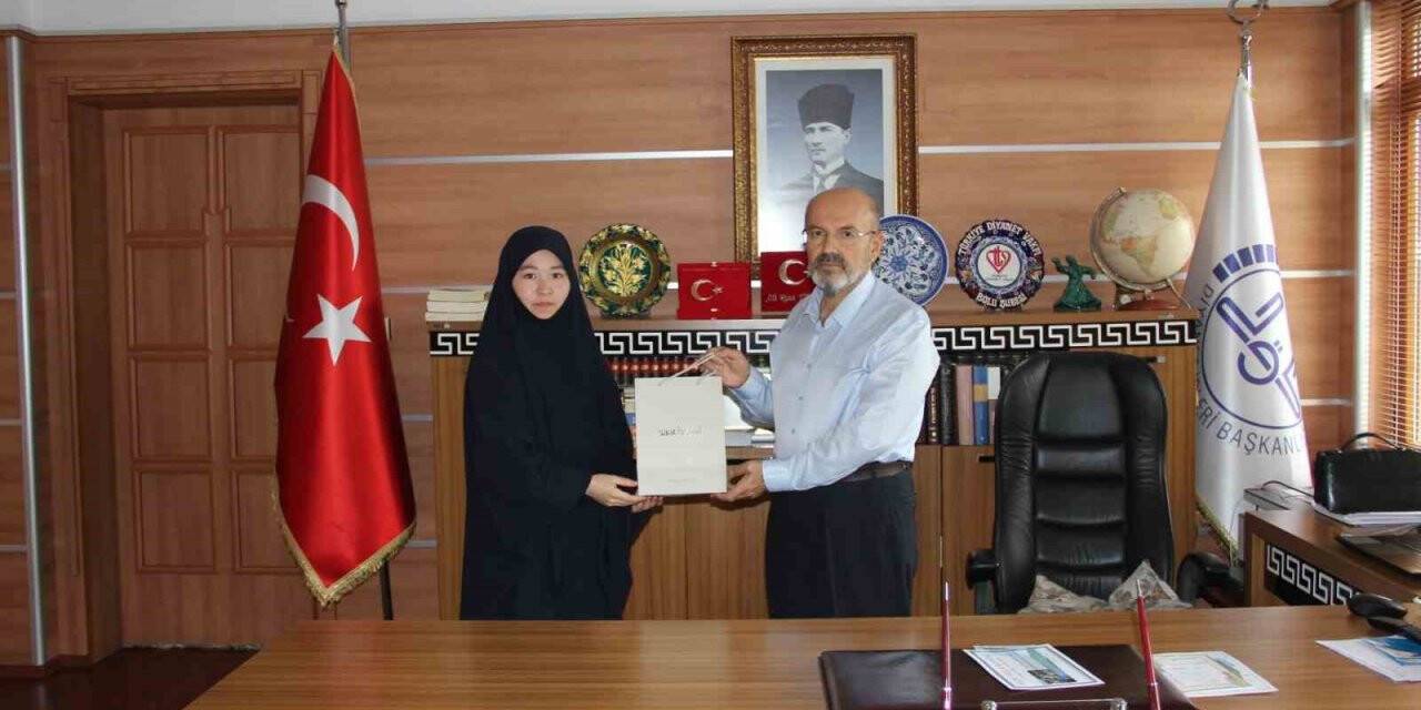 18 saatte Kur’an-ı Kerim’i ezbere hatmetti