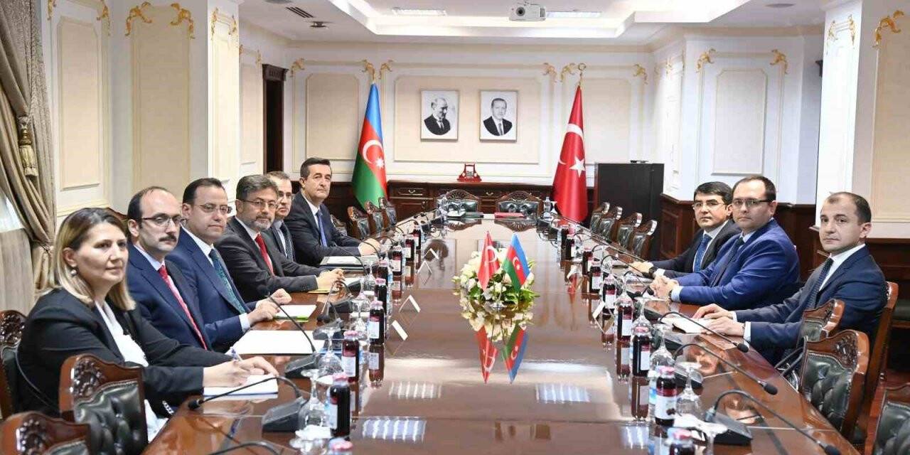 Bakan Yumaklı, Azerbaycanlı mevkidaşı Mammadov ile bir araya geldi