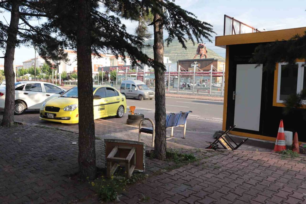 Taksicilerin yolcu kavgası kanlı bitti: 1 ölü