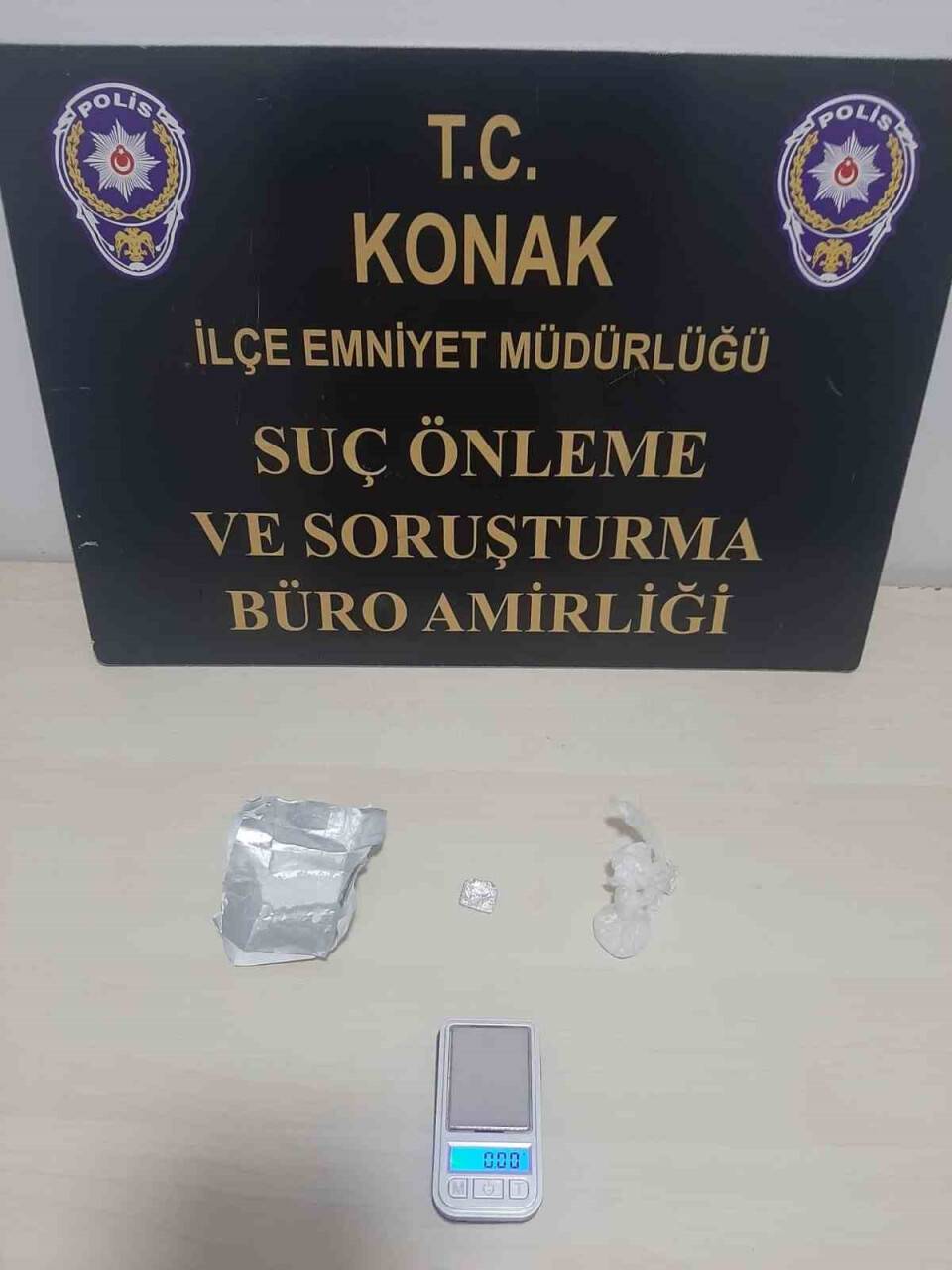 Hassas terazi ile gezen torbacı suçüstü yakalandı