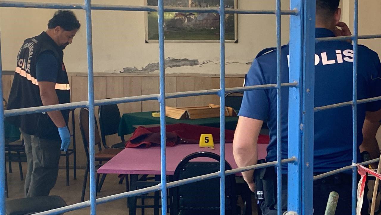 Kıraathaneye ateş açarak kayıplara karışt