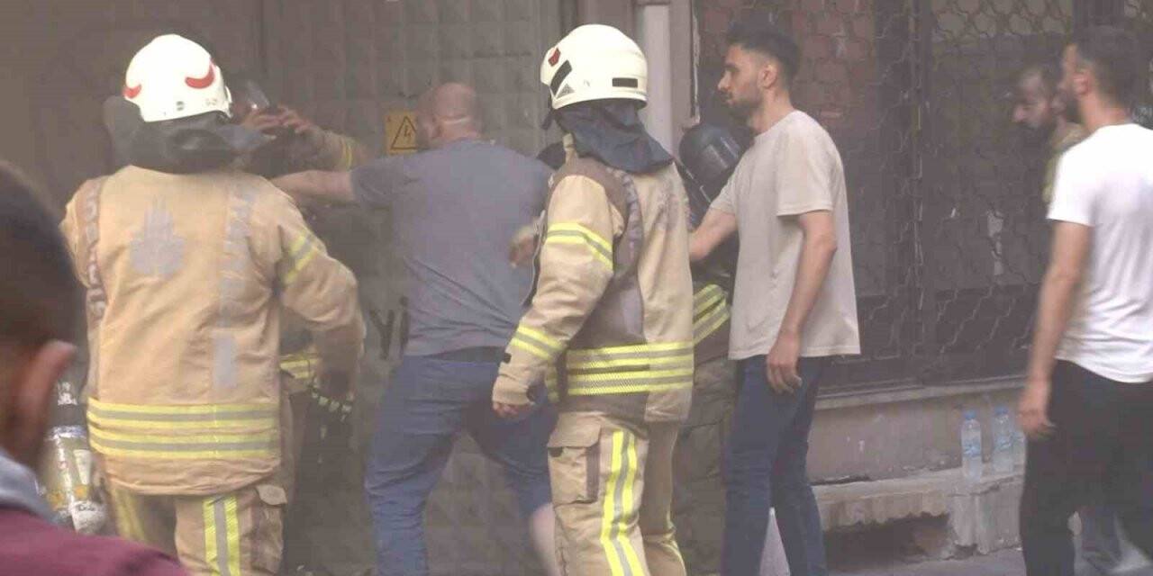 Pendik’te oto tamirhanesinde yangın: 7 kişi yaralandı