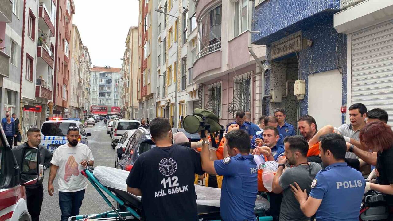 Karı-koca kavgasında tabanca ateş aldı