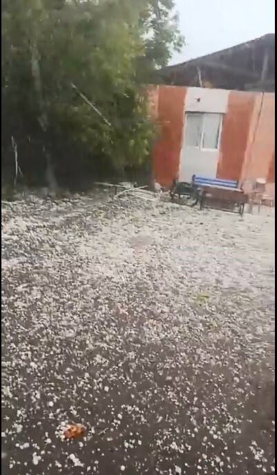 Kars’ı dolu vurdu, tarım arazileri zarar gördü