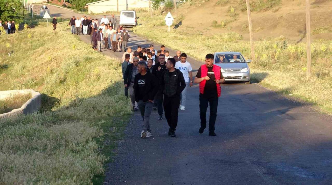 Bu köyde yarım asırdır toplu bayramlaşma geleneği sürdürülüyor