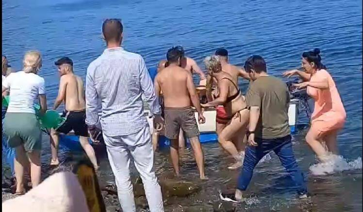 Denize çakılarak hayatını kaybetti