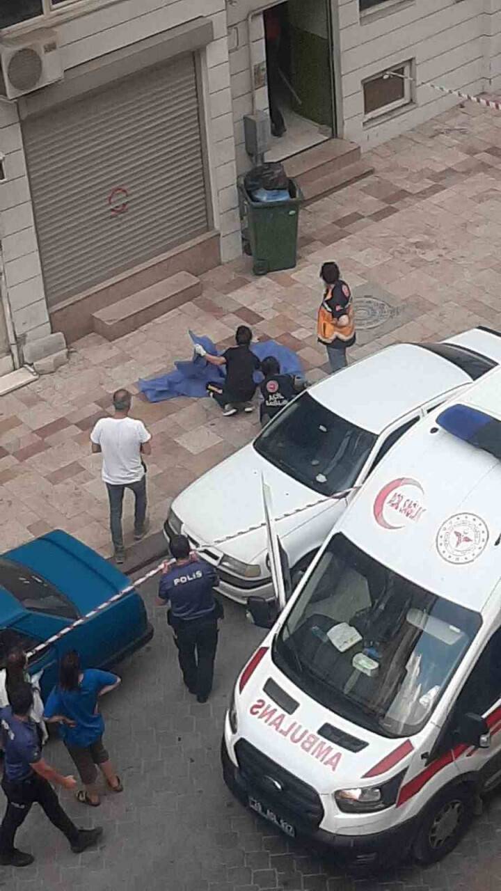 6. kattan atlayan kadın hayatını kaybetti