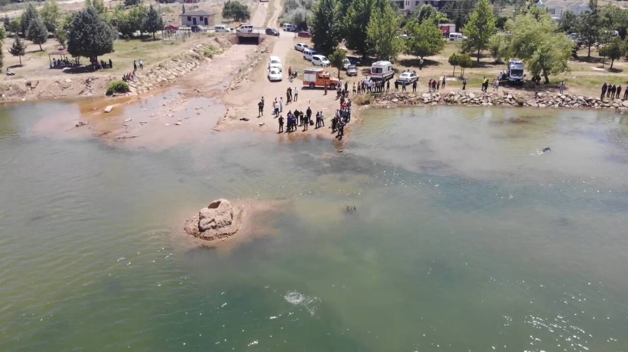 Topu almak için girdikleri Kızılırmak’ta kayboldular: 3 çocuktan birinin cansız bedenine ulaşıldı