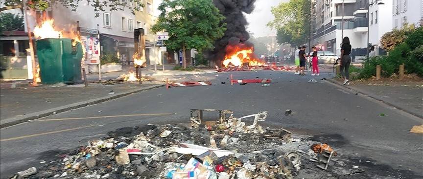 Fransa'da 17 yaşındaki genci öldüren polis ifadeye çağrıldı