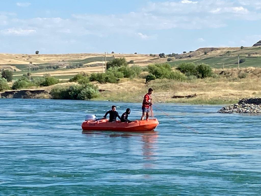 Suda kaybolan gencin cansız bedenine ulaşıldı