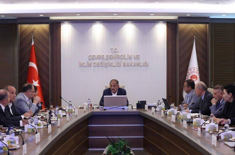 Bakan Özhaseki: “Deprem bölgesinde hayatın normale dönmesi için çalışmalarımıza devam ediyoruz”