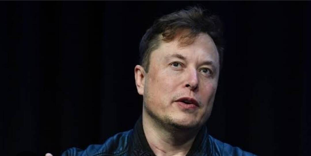 Musk’tan Twitter’a geçici sınırlama