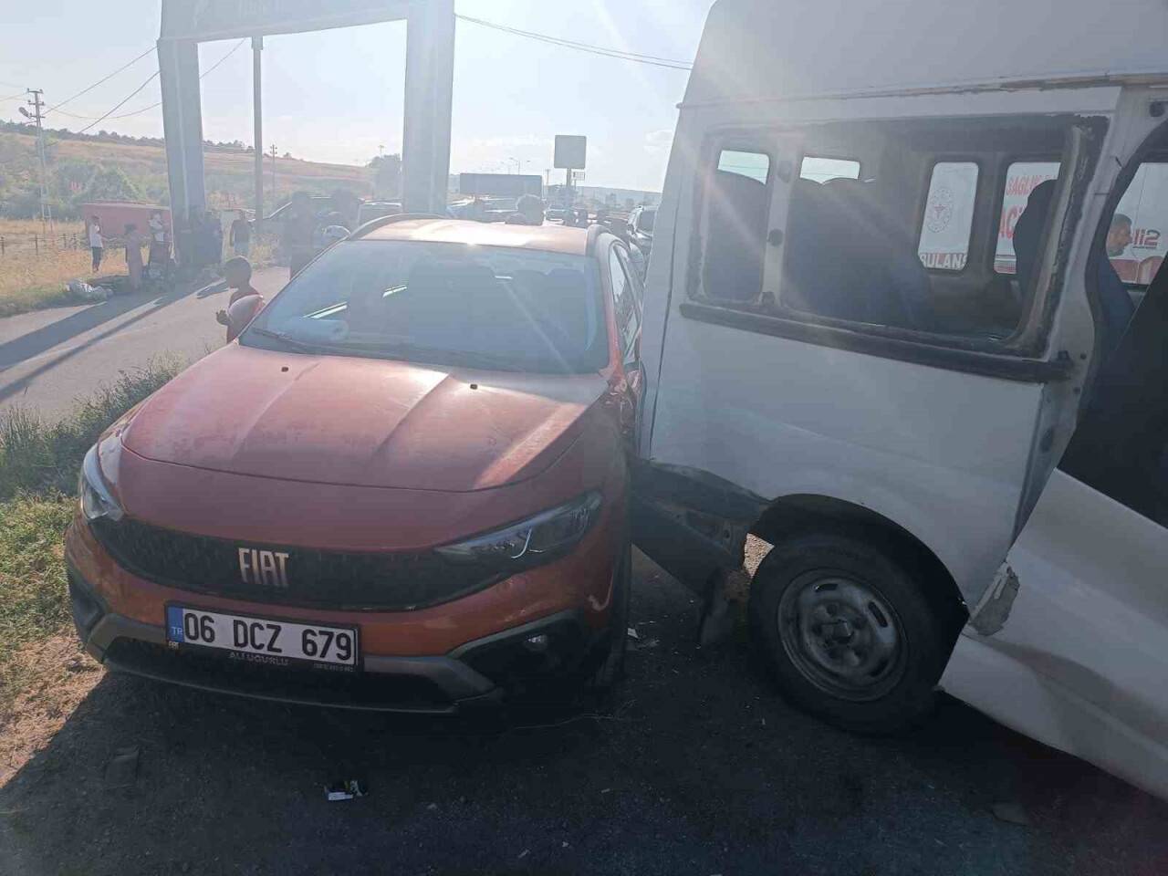 Üç araç kazaya karıştı: 13 yaralı
